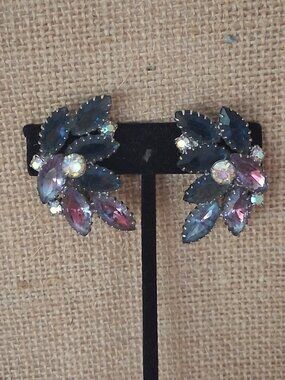 VTG Mid Century Blue Purple Rhinestone Cluster Clip-On Earrings